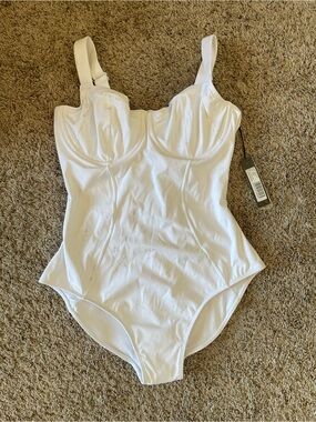 FLAWED* TA3 Lifty White One Piece Swimsuit XL Short B/C NWT FLAWED